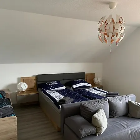 Dorfidyll Im Gruenen