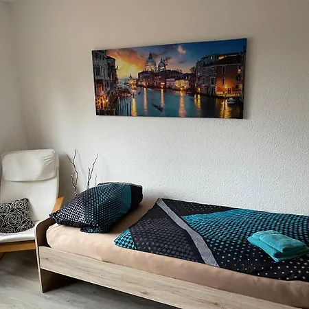 Dorfidyll Im Gruenen