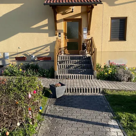 Dorfidyll Im Gruenen