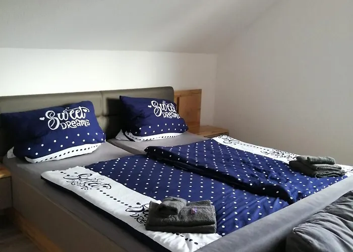 Dorfidyll Im Gruenen