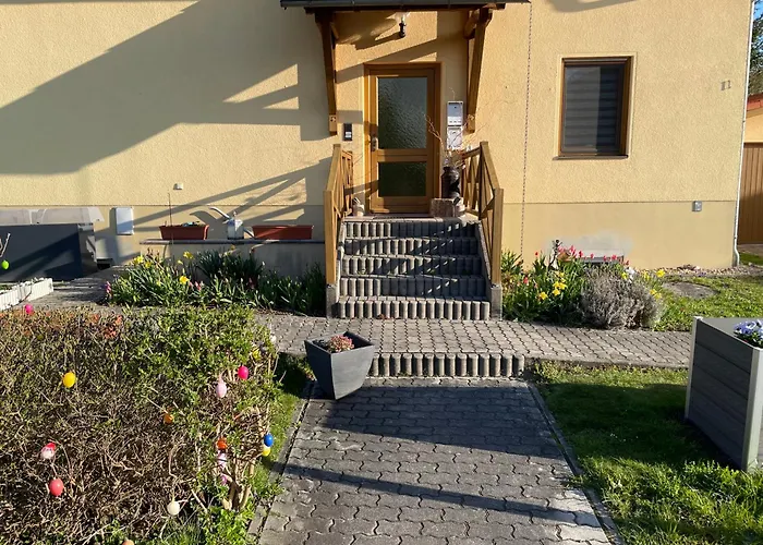 Dorfidyll Im Gruenen